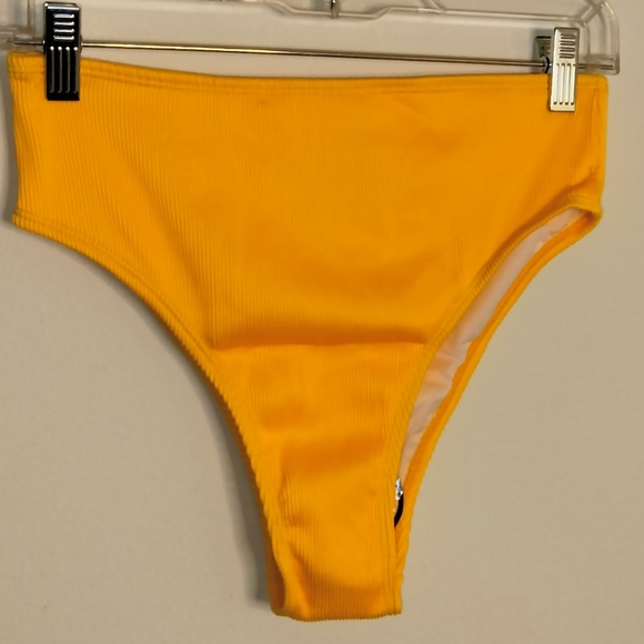 Neon Orange (Size M) Ribbed Texture (2PC) Bikini Swimsuit (Like New Condition) - Picture 7 of 10